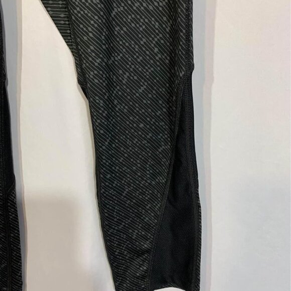 NIKE woman’s dry fit running leggings. Size XS. Black and dark gray. New conditi - Picture 2 of 7